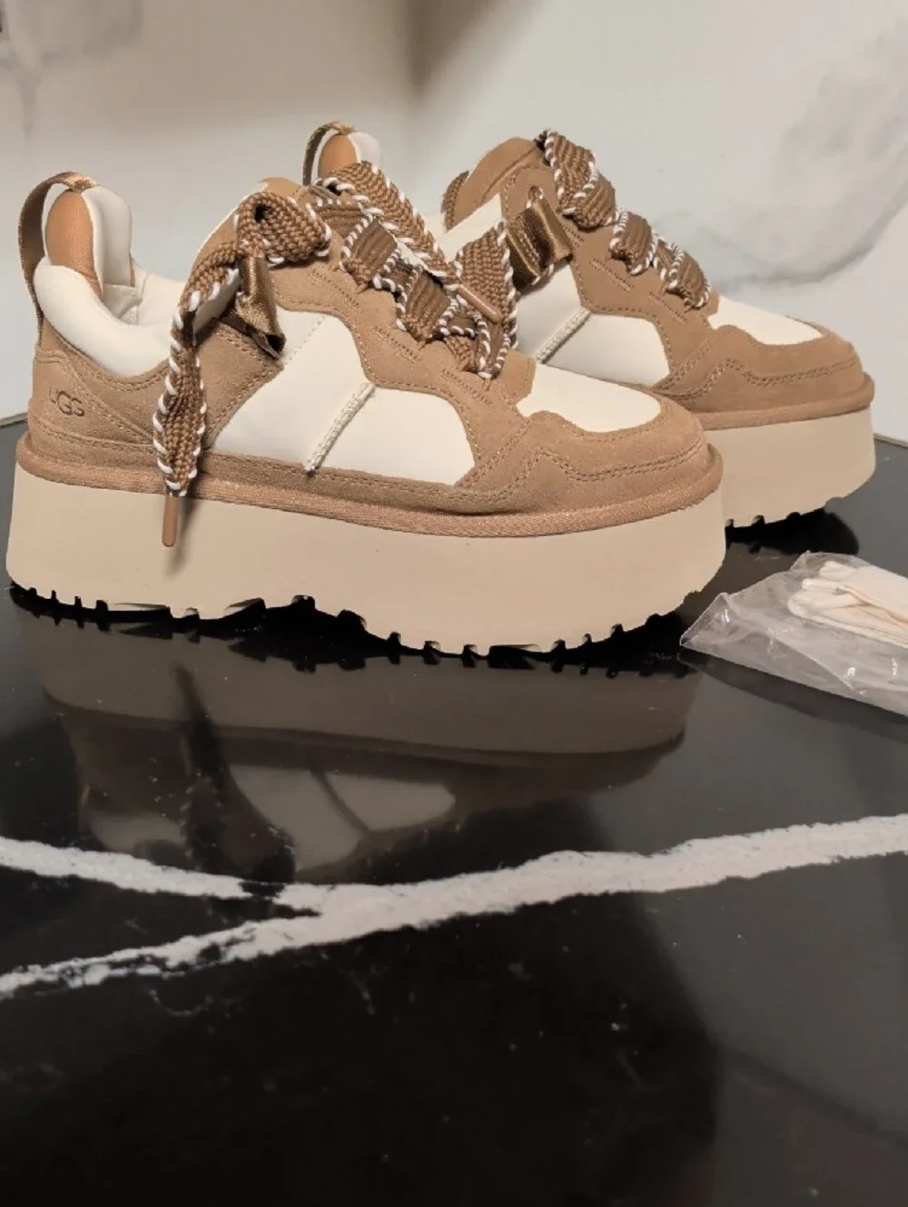 UGG Astromel Chestnut Platform Sneakers Size 8 Like New/Box MSRP $160
